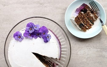 Blueberry cake with coconut frosting - teff